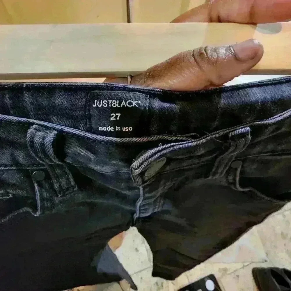 37. Ripped Stretch Black  skinny denim jeans with raw hem  by just black size 27 - Picture 8 of 8